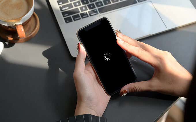 IPhone stuck on a black screen in a loading circle?4 or more ways to fix